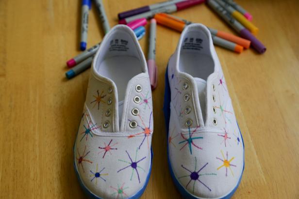 teñir zapatos con marcadores permanentes