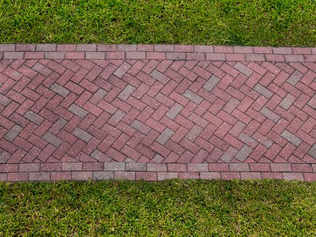 How To Lay A Diy Brick Pathway, How To Make A Garden Path With Bricks