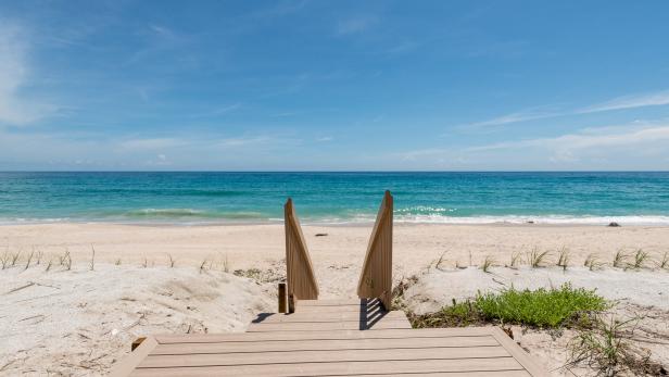 Retirement Advice | Best Beach Towns to Retire in the US | HGTV