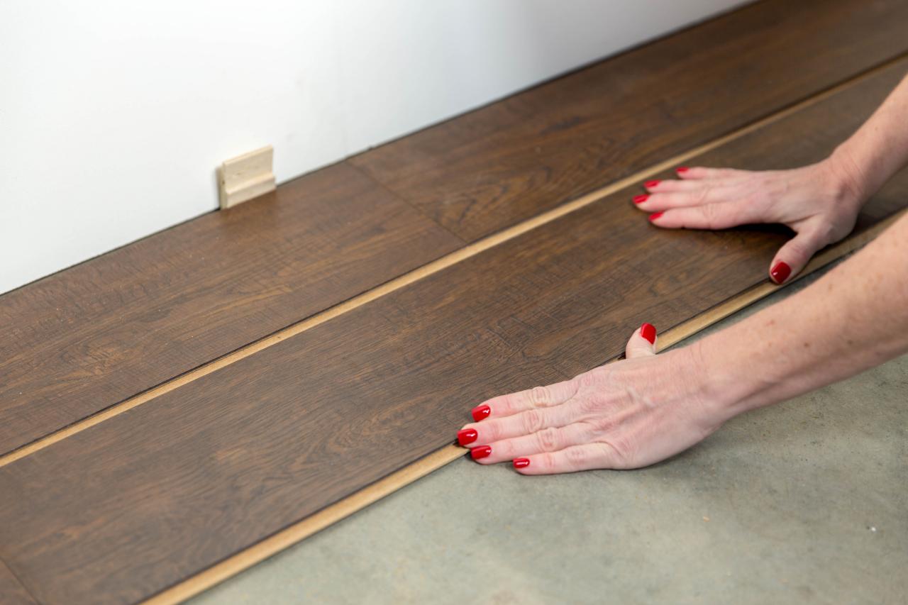 laying laminate wood flooring