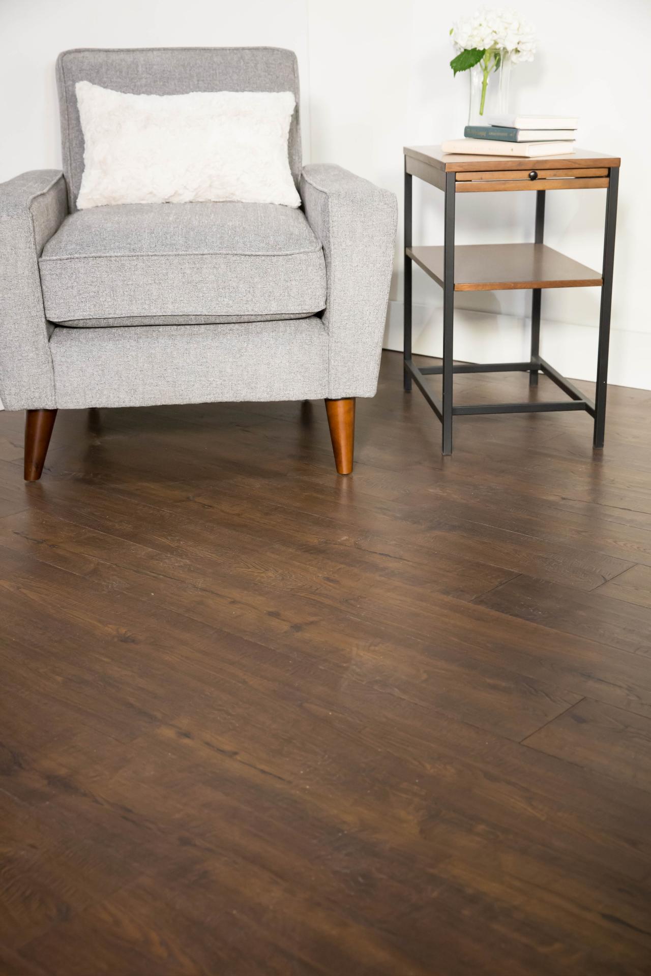 How To Install A Laminate Floor, How To Install Laminate Flooring In Living Room