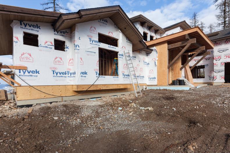 The HGTV Dream Home 2019 is located in Whitefish, MT.  Framing at the house is now complete as the house is prepped for sheetrock installation.