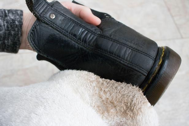 diy clean leather shoes
