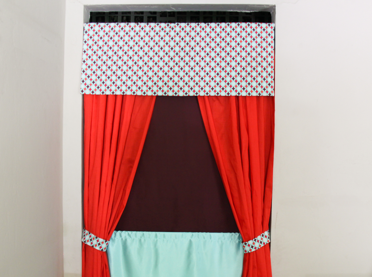 Mmp Living Doorway Puppet Theater With Adjustable Rod Over Tie-Back Curtains 