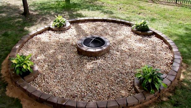 Backyard Fire Pit Design Ideas, How Big To Make Fire Pit Patio With Pea Gravel