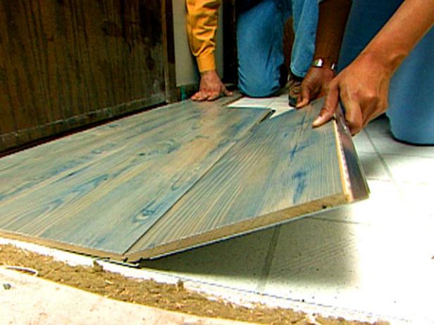 Laminate Flooring Diy, How To Put Down Laminate Flooring In Kitchen