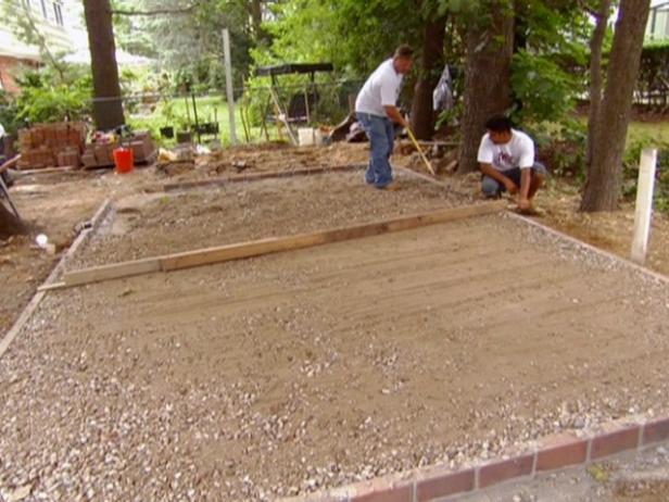 laying patio pavers